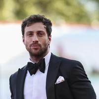 Aktor Aaron Taylor-Johnson menempati urutan pertama dalam daftar pria paling tampan di muka Bumi. Rasio wajahnya nyaris sempurna, mendekati Golden Ratio hingga 93,04%. Foto: Vianney Le Caer/Invision/AP/Vianney Le Caer