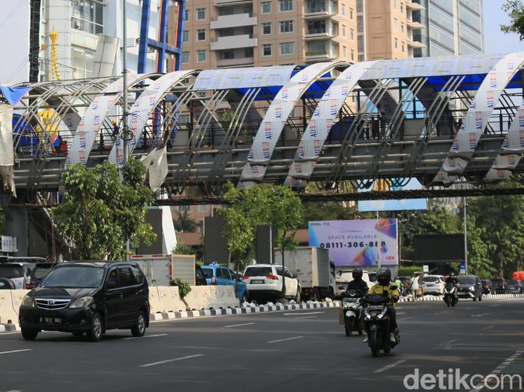 Rampung November 2024, Pembangunan 4 JPO Modern Terus Dikebut