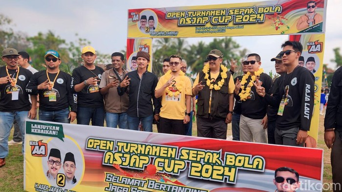 Relawan Asep Japar gelar turnamen sepakbola di Sukabumi Relawan Asep Japar gelar turnamen sepakbola di Sukabumi