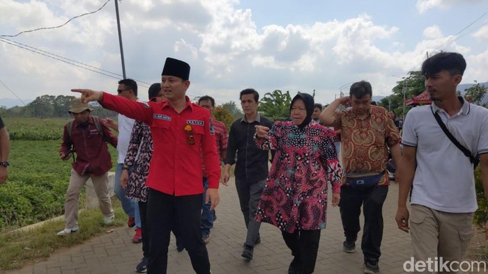 Risma bersama Mas Ipin saat melakukan kampanye di Trenggalek.