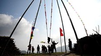 Festival panen raya Nepal, Dashain, merupakan waktu untuk reuni keluarga, saling bertukar hadiah dan berkat, serta melakukan puja yang rumit.