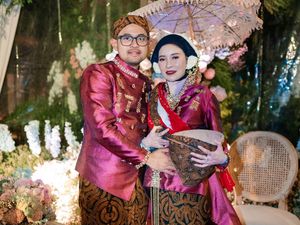 8 Foto Mitoni Shandy Purnamasari-Juragan 99, Ramai Dihadiri Rekan Artis