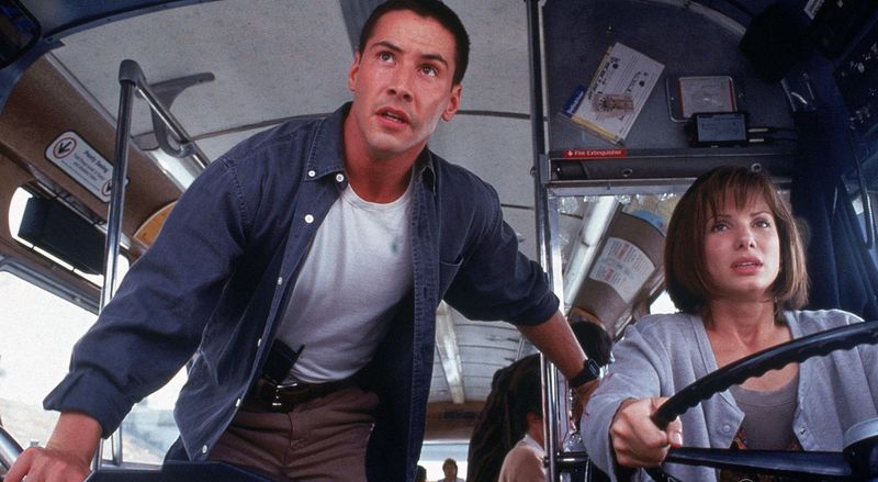 Cuplikan adegan Keanu Reeves dan Sandra Bullock di Speed.