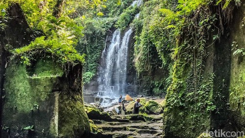 Temesi Waterfall di Desa Temesi, Gianyar, Bali. (Instagram @temesi_waterfall)