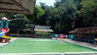 Di coba dulu sebelum menyebur ya karena panas airnya
