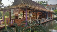 Rumah Makan Khas Sunda Saung Safa