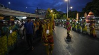 Festival ini dimulai dengan pembersihan halaman rumah oleh para wanita. Bathukamma disiapkan menggunakan kotoran sapi pada lima hari pertama festival. Lima gumpalan berbentuk kerucut ditempatkan di halaman.