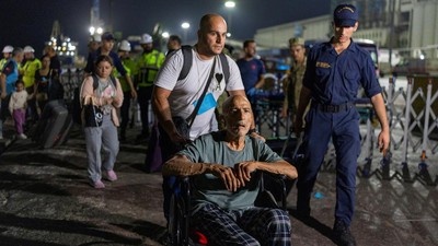 Warga Turki yang Dievakuasi dari Lebanon Tiba di Pesisir Mediterania