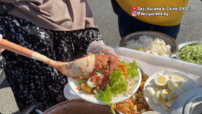 youtuber di china bagikan makanan gratis saat jumat berkah