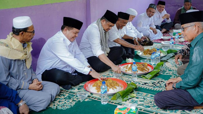 Bobby Nasution menjalani prosesi Mengupa-Upa di Kabupaten Padang Lawas Utara