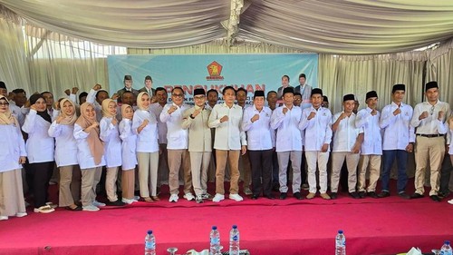 Bupati Djohan Syamsu saat menghadiri acara Pengukuhan Dewan Pimpinan Cabang (DPC) dan Pengurus Anak Cabang (PAC) Partai Gerindra Lombok Utara pada Sabtu (12/10/2024).