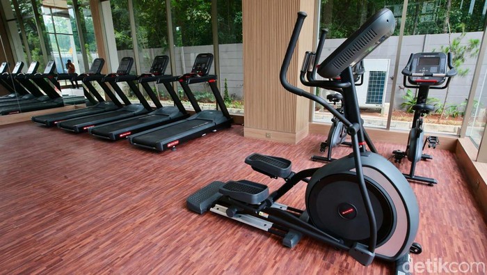 Apartemen Trans Icon di Trans Park Cibubur melakukan serah terima kunci atau handover, Sabtu (12/10). Chairman CT Corp Chairul Tanjung turut hadir.