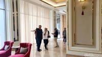 Dia juga menyebut, para penghuni tak perlu khawatir, Chairul Tanjung selaku CEO CT Corp yang juga menaungi unit apartement ini bahkan menempati salah satu unit di apartement tersebut.