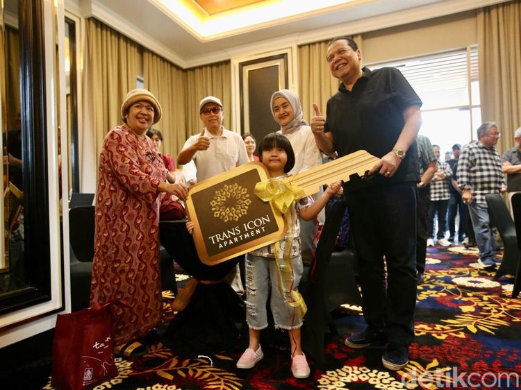 CT Hadiri Serah Terima Unit Apartemen Tower Trans Icon