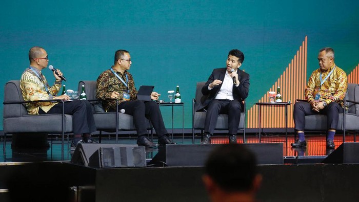Emil Dardak saat menghadiri acara BNI Investor Daily Summit 2024.