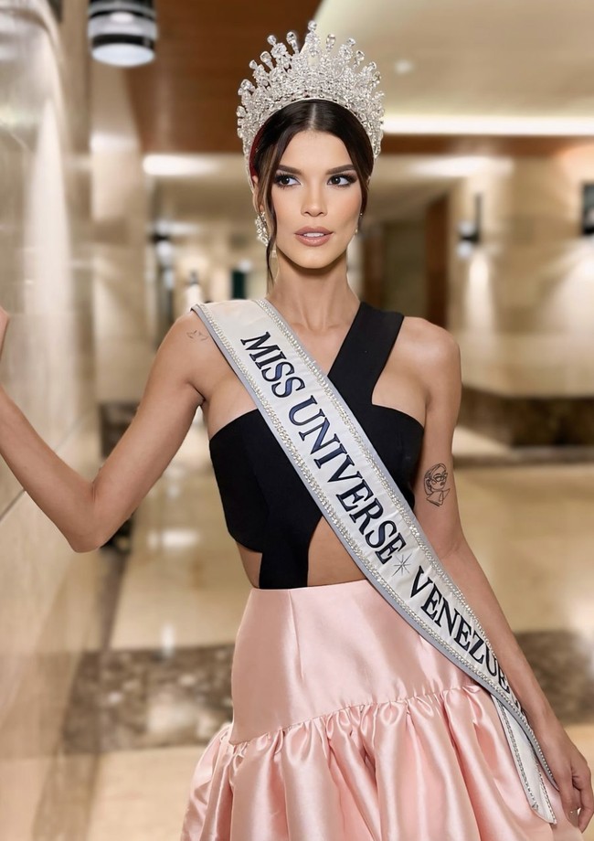 Ileana pertama kali menjadi ibu di usia yang sangat muda, 16 tahun. Menjadi ibu muda memang penuh tantangan. Saya merasa takut dan cemas, tapi beruntungnya saya mendapat dukungan penuh dari keluarga saya, terutama ibu saya,” ungkapnya dalam wawancara dengan HOLA! Foto: dok. Instagram @ileanamarquezpedroza