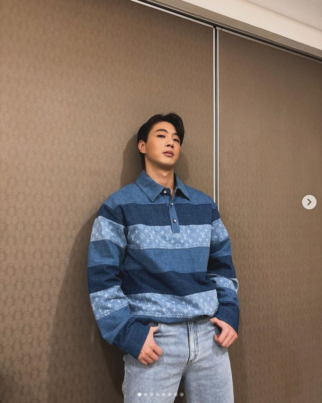 Secara khusus, netizen Korea menyorot bentuk alis Ji Soo yang terlihat lebih tebal. Berbeda dengan dandanannya saat masih aktif di Korea. Tak sedikit pula yang terkejut setelah tahu sang aktor aktif di Filipina. Foto: dok. Instagram @actor_jisoo