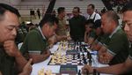 Kala Aktivis Serbu Mabes TNI, Adu Strategi di Atas Papan Catur