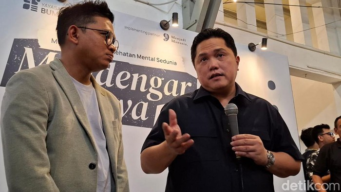 Menteri BUMN Erick Thohir dalam acara Mendengar Jiwa, di Posbloc, Jakarta Pusat