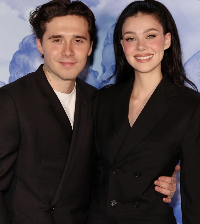 “Kenapa gadis ini tampil setengah telanjang di hadapan ayah mertuanya. Tidak bagus,” komentar pedas lainnya.  Foto: dok. Instagram Nicola Peltz