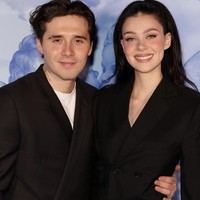 “Kenapa gadis ini tampil setengah telanjang di hadapan ayah mertuanya. Tidak bagus,” komentar pedas lainnya.  Foto: dok. Instagram Nicola Peltz