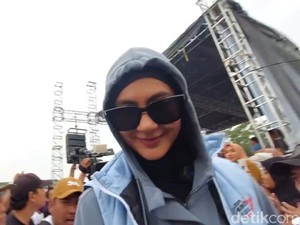 Paula Verhoeven Sibuk Kerja, Beri Senyuman Disinggung soal Baim Wong