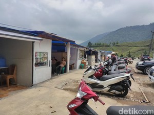 Warung Darurat Kembali Bermunculan di Warpat Puncak