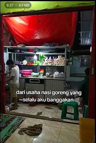 Penjual Nasi Goreng Ini Punya Tabungan Ratusan Juta Tapi Bangkrut Gegara Ain