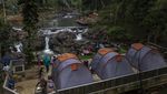 Berkemah dan Menikmati Suasana Alam Curug Leuwibumi