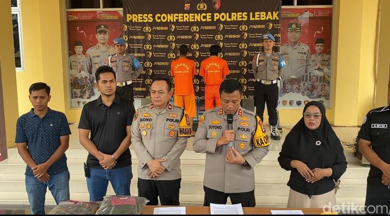 Polres Lebak, Banten, menetapkan dua orang pendemo sebagai tersangka demo tolak Juwita sebagai Ketua DPRD 2024-2029. (Fathul Rizkoh/detikcom)