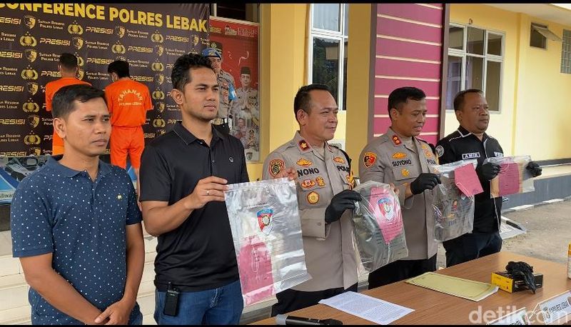 Polres Lebak, Banten, menetapkan dua orang pendemo sebagai tersangka demo tolak Juwita sebagai Ketua DPRD 2024-2029. (Fathul Rizkoh/detikcom)