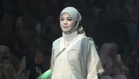 Wanita yang membintangi film Home Sweet Loan ini mengaku menikmati hidupnya. Saat ini ia pun memilih untuk fokus mengurus anak-anaknya. Foto: Instagram ristytagor