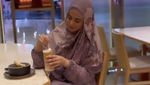 Potret Risty Tagor Kunjungi Pabrik Air Zam Zam hingga Ngopi di Kafe