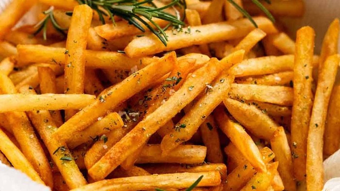 Remaja Ini Buta karena Terlalu Sering Makan Keripik dan Kentang Goreng