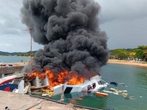 Bau Menyengat Sebelum Kapal yang Ditumpangi Benny Laos Meledak