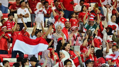 Suporter Timnas Indonesia di Bahrain