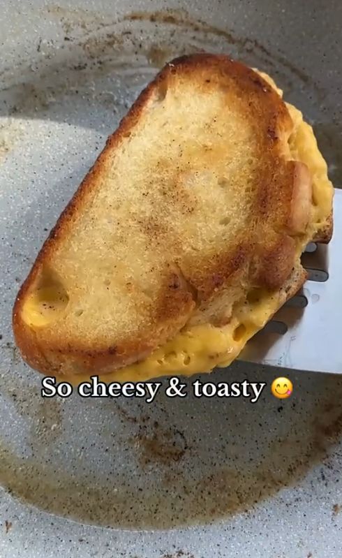 toast keju ala Kylie Jenner