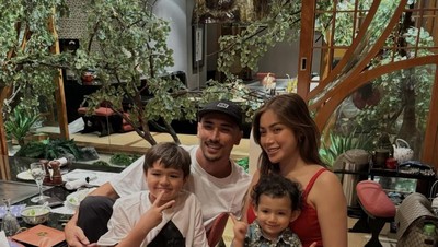 Vincent Verhaag Bahagiakan Istri dengan Kulineran Keliling Dunia