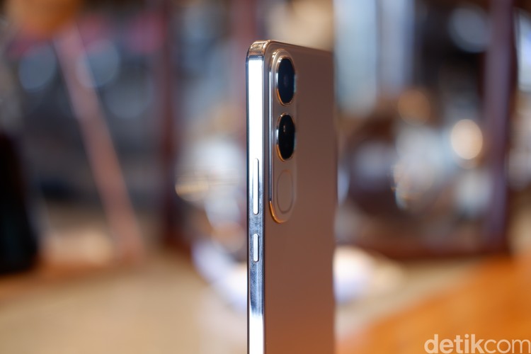 Vivo V40 Lite
