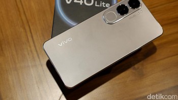 Vivo V40 Lite 5G punya dual speaker mendukung Hi-Res audio memberikan suara sinematik. HP ini dibekali sensor fingerprint di layar. / Foto: Adi Fida Rahman/detikINET