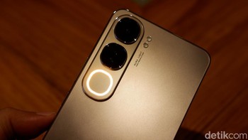 Vivo menyematkan AI Aura Light Portrait yang memberikan efek pencahayaan di segala situasi. Foto: Adi Fida Rahman/detikINET