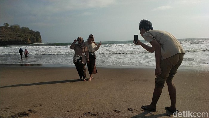 Wisata susur sungai di pantai Ngiroboyo Pacitan