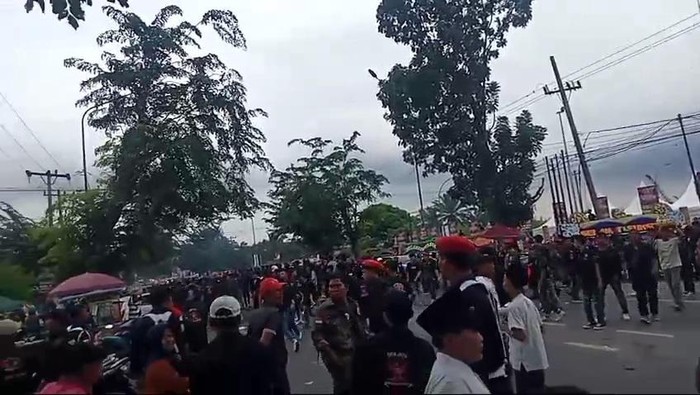 Acara pelantikan Grib Jaya yang dihadiri Hercules ricuh dengan geng motor di Medan (Dok. Istimewa)