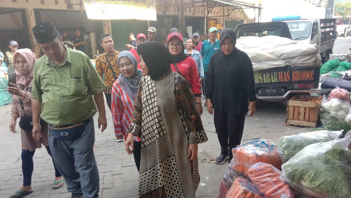 Cagub Jatim nomor urut 3 Tri Rismaharini