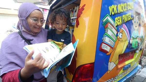 Perpustakaan Keliling Mangkal di Keramaian untuk Dorong Minat Baca