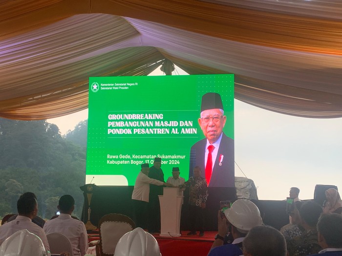 Groundbreaking masjid dan pesantren di Bogor oleh Maruf Amin dan Chairul Tanjung (Mulia/detikcom)