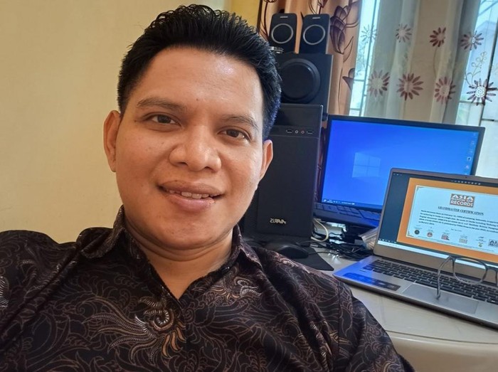 Harits, dosen Itera yang sudah terbitkan 211 buku