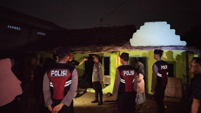 Hujan disertai angin terjang wilayah di Kab Kediri