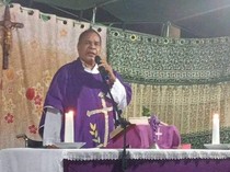 Jatuh Saat Pimpin Misa, Pastor di Lembata Meninggal Dunia