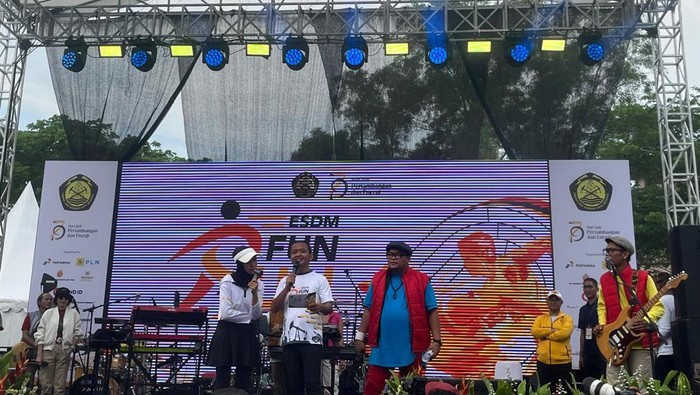 Menteri ESDM Bahlil Lahadalia dalam acara ESDM Fun Run di TMII Jakarta